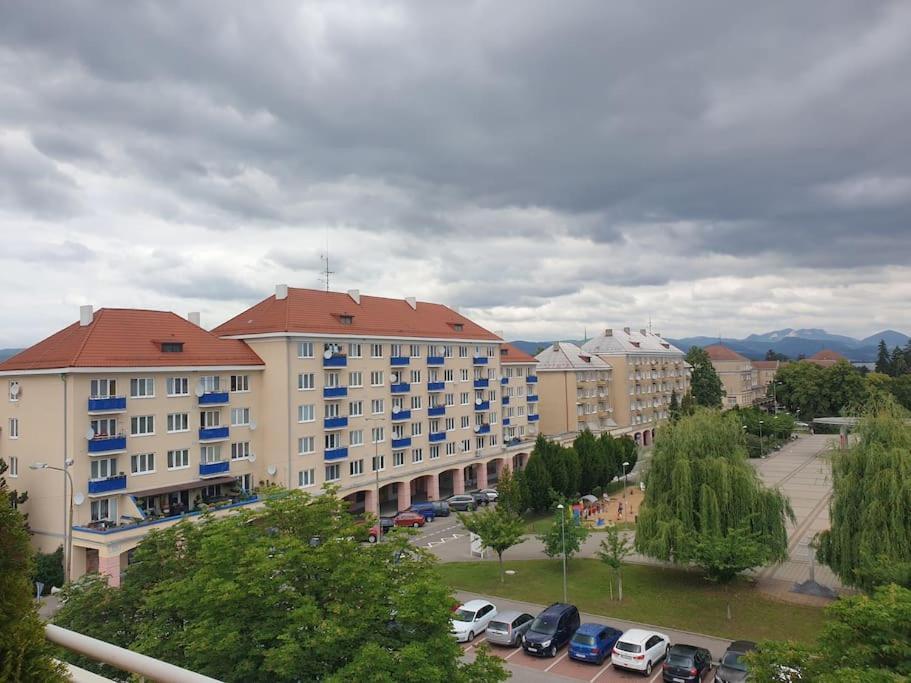 Mezonetovy Apartman V Centre Novej Dubnice Ilava Екстериор снимка