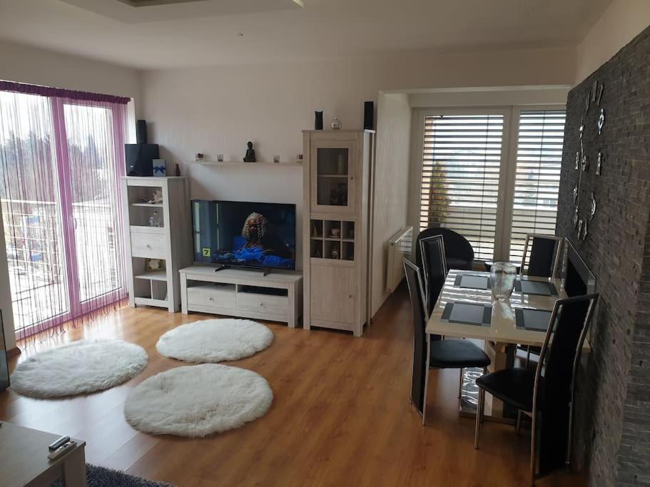Mezonetovy Apartman V Centre Novej Dubnice Ilava Екстериор снимка
